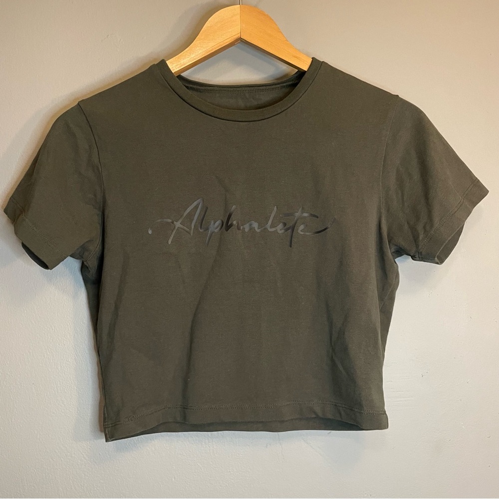 Alphalete Crop Top